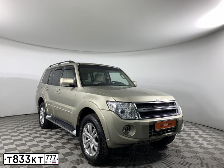 Фото автомобиля MITSUBISHI PAJERO, 2013 — госномер У231ЕХ797. Цвет: БЕЖЕВЫЙ