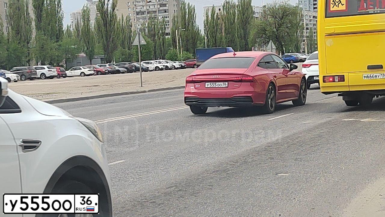 Фото автомобиля AUDI A7, 2021 — госномер Т795СК797. Цвет: Красный