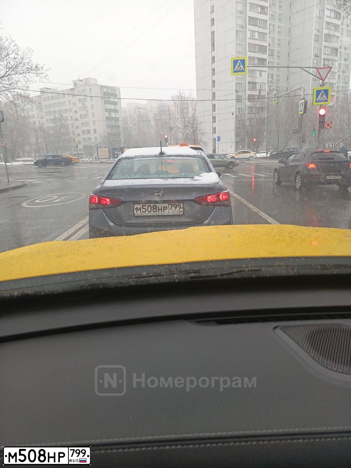 Фото автомобиля HYUNDAI SOLARIS, 2019 — госномер М508НР799. Цвет: Серый