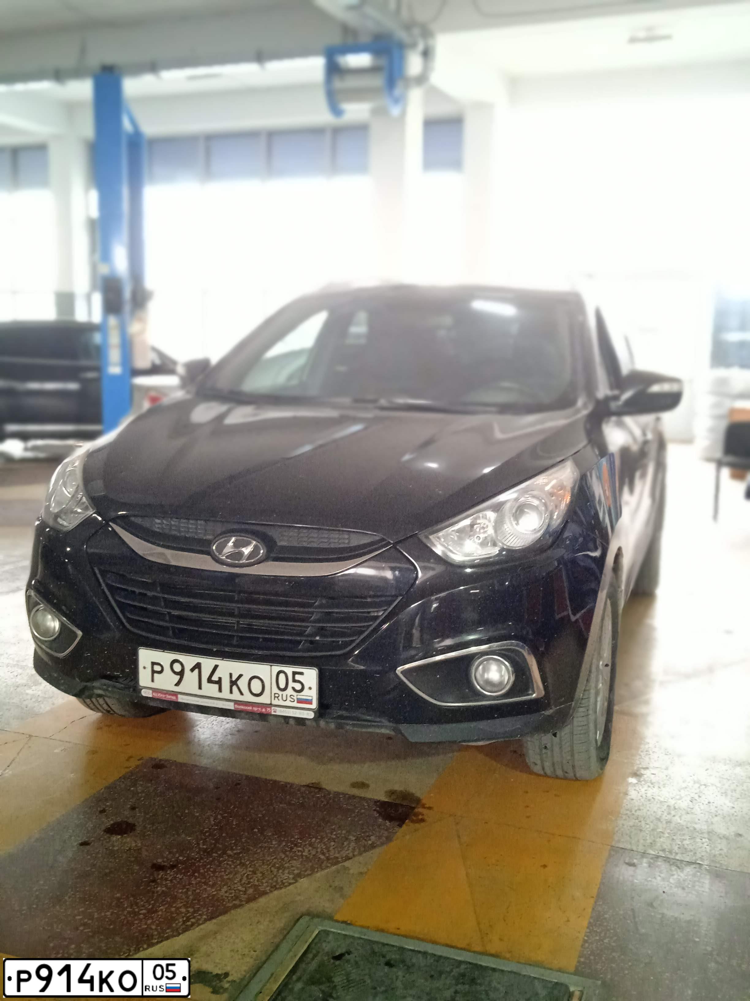 Фото автомобиля HYUNDAI IX35, 2011 — госномер Е648ХС750. Цвет: ЧЕРНЫЙ