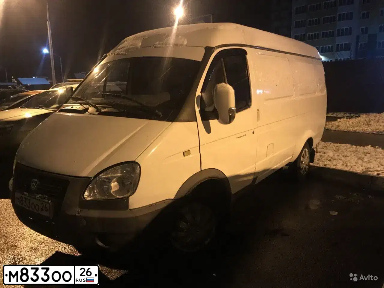 Фото автомобиля GAZ 2705 EL, 2004 — госномер М833ОО26. Цвет: БЕЛЫЙ