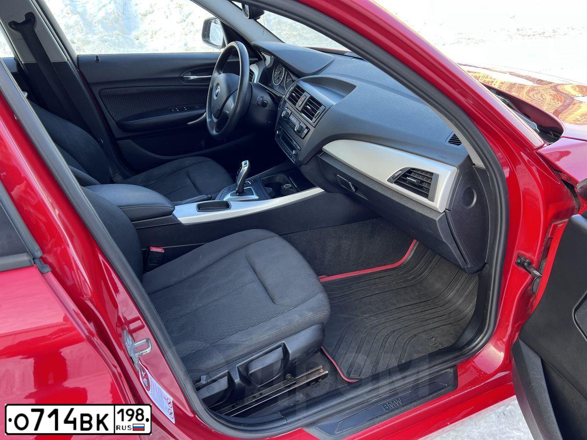 Фото автомобиля BMW 116I, 2013 — госномер Т114УУ18. Цвет: Красный