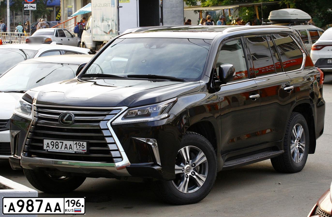 Фото автомобиля LEXUS LX, 2019 — госномер А987АА196. Цвет: черный