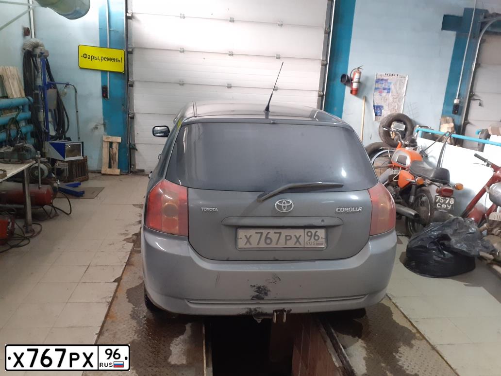 Фото автомобиля TOYOTA COROLLA, 2004 — госномер А202ХА116. Цвет: СЕРЫЙ