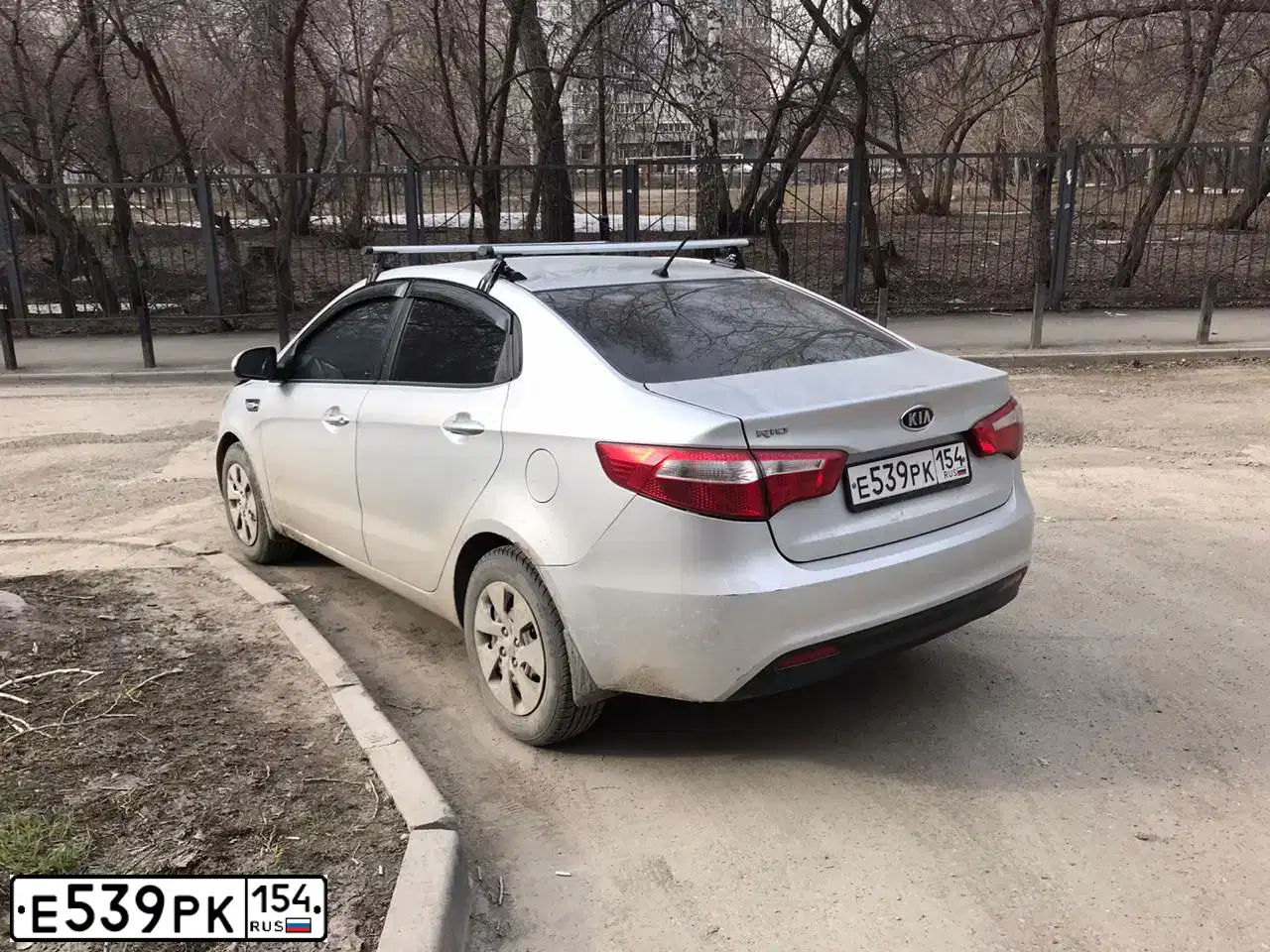 Фото автомобиля KIA RIO, 2012 — госномер В267СК197. Цвет: СЕРЕБРИСТЫЙ