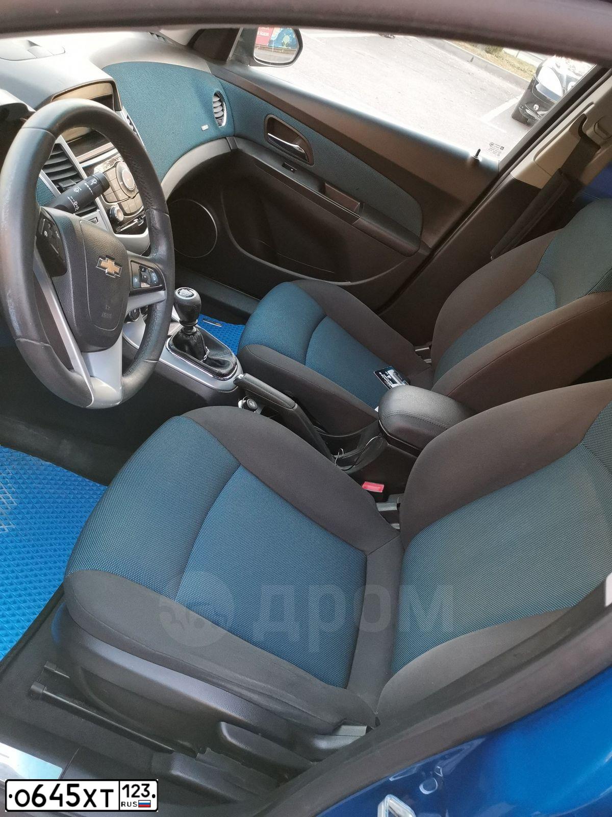Фото автомобиля CHEVROLET CRUZE, 2011 — госномер Р321СО93. Цвет: СИНИЙ