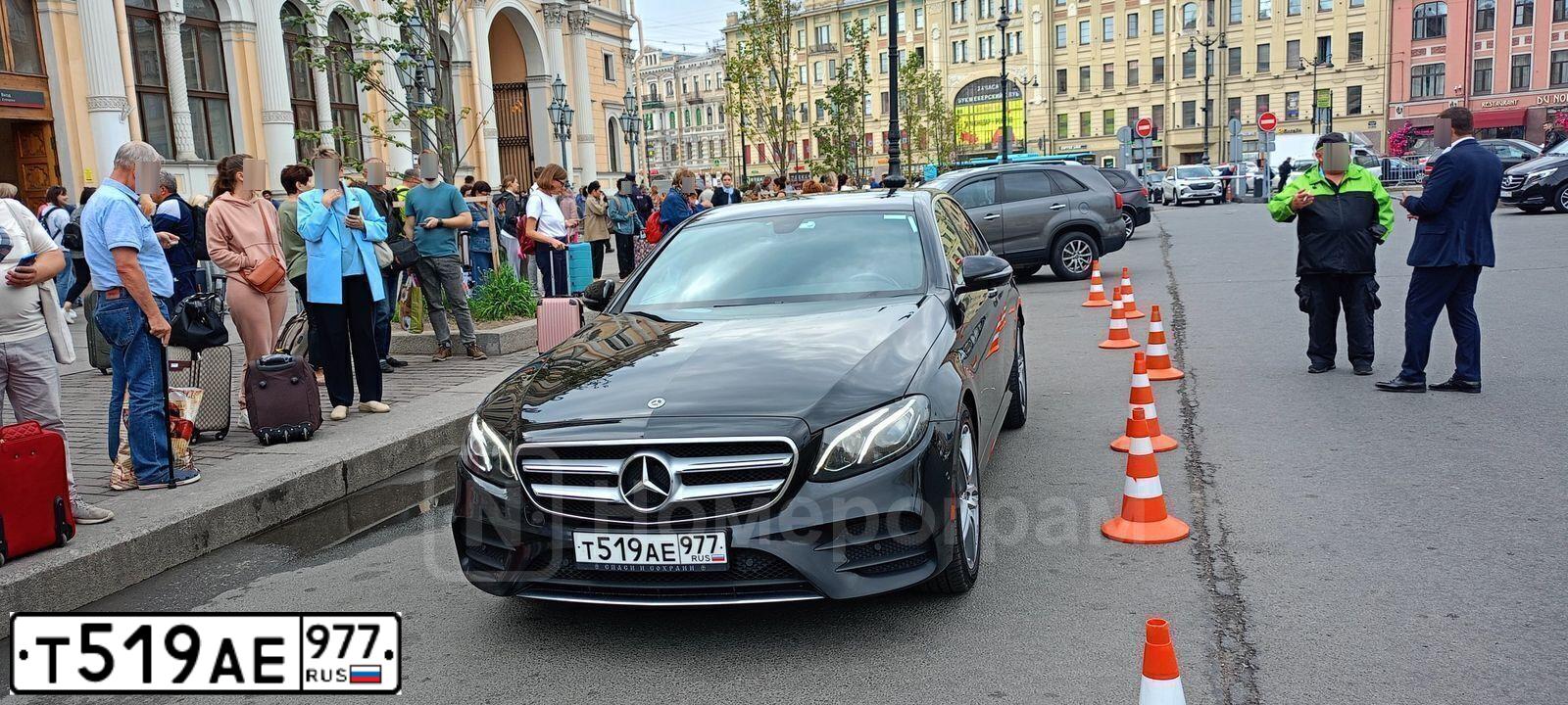 Фото автомобиля MERCEDES E-KLASSE, 2020 — госномер Н506НТ193. Цвет: ЧЕРНЫЙ