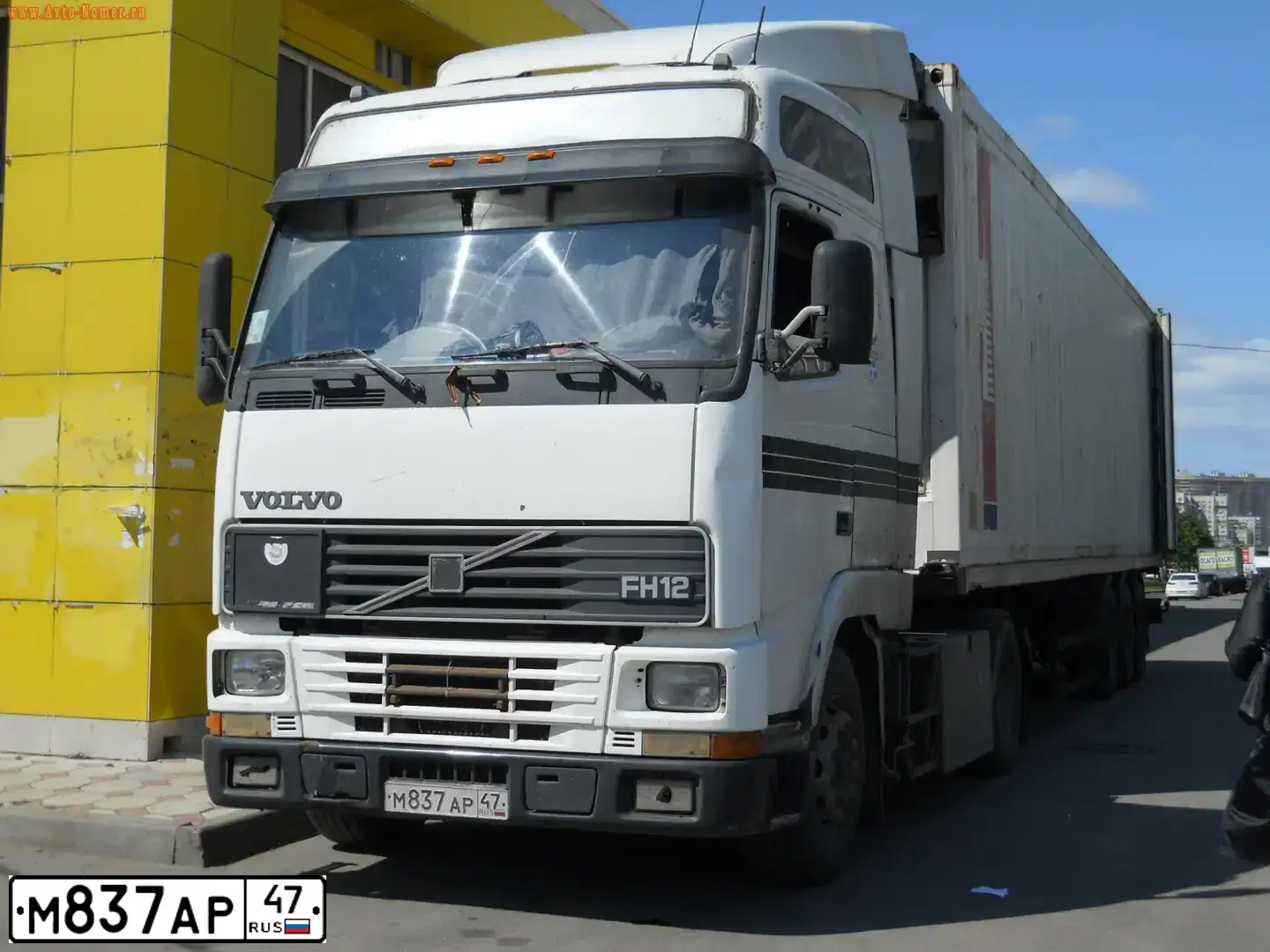 Фото автомобиля VOLVO FH, 1996 — госномер Н006НМ102