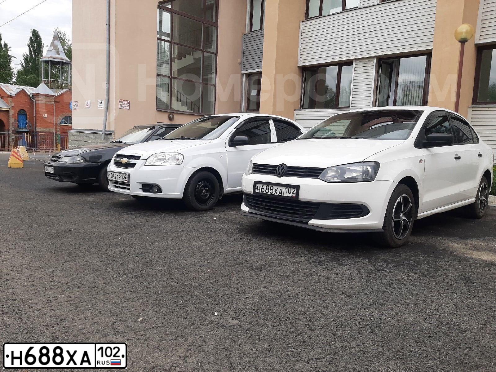 Фото автомобиля VOLKSWAGEN POLO, 2012 — госномер Н688ХА102. Цвет: БЕЛЫЙ