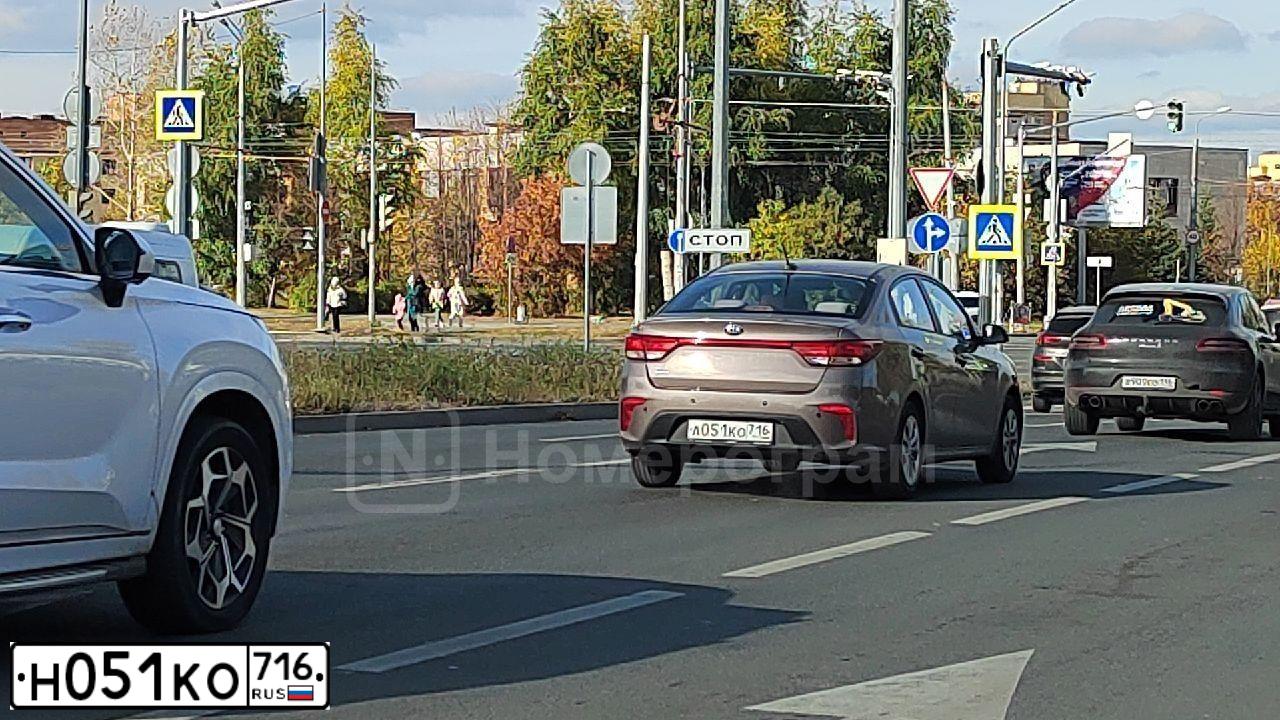 Фото автомобиля LADA 2190 GRANTA, 2012 — госномер Н051КО716. Цвет: Серебристый