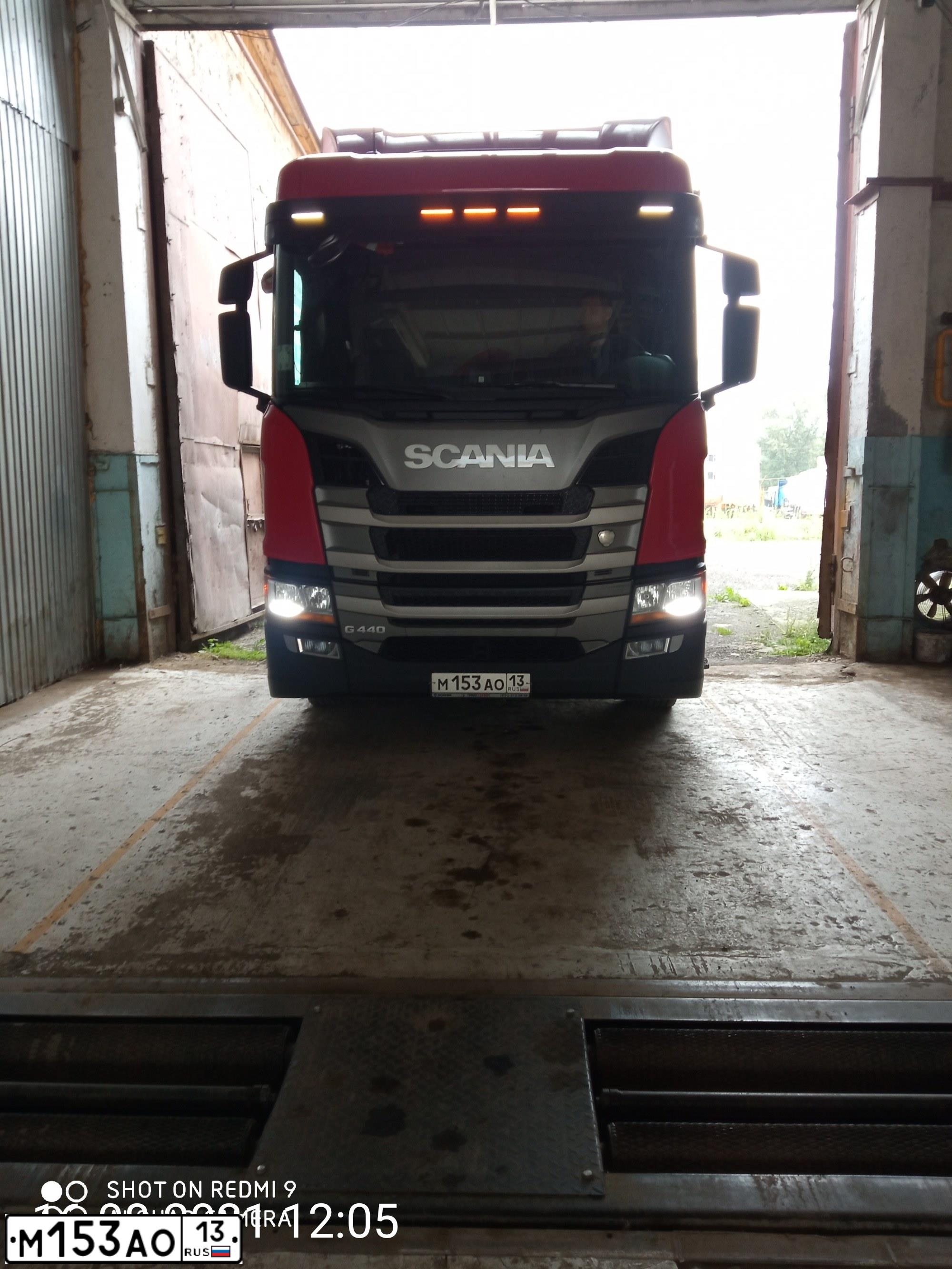 Фото автомобиля SCANIA SERIE G /6X2/, 2020 — госномер М153ОА13. Цвет: КРАСНЫЙ
