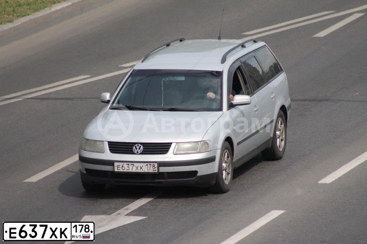 Фото автомобиля VOLKSWAGEN PASSAT, 2000 — госномер Е637ХК178. Цвет: БЕЛЫЙ (СЕРЕБРИСТЫЙ)