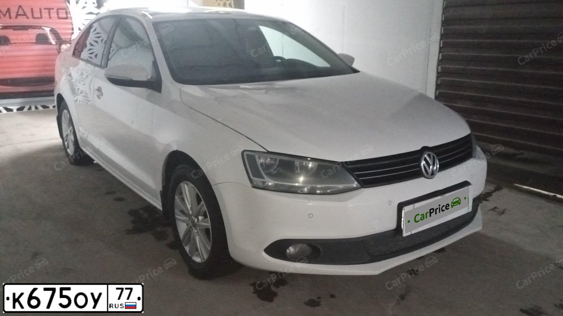 Фото автомобиля VOLKSWAGEN JETTA, 2013 — госномер К675ОУ77. Цвет: Белый