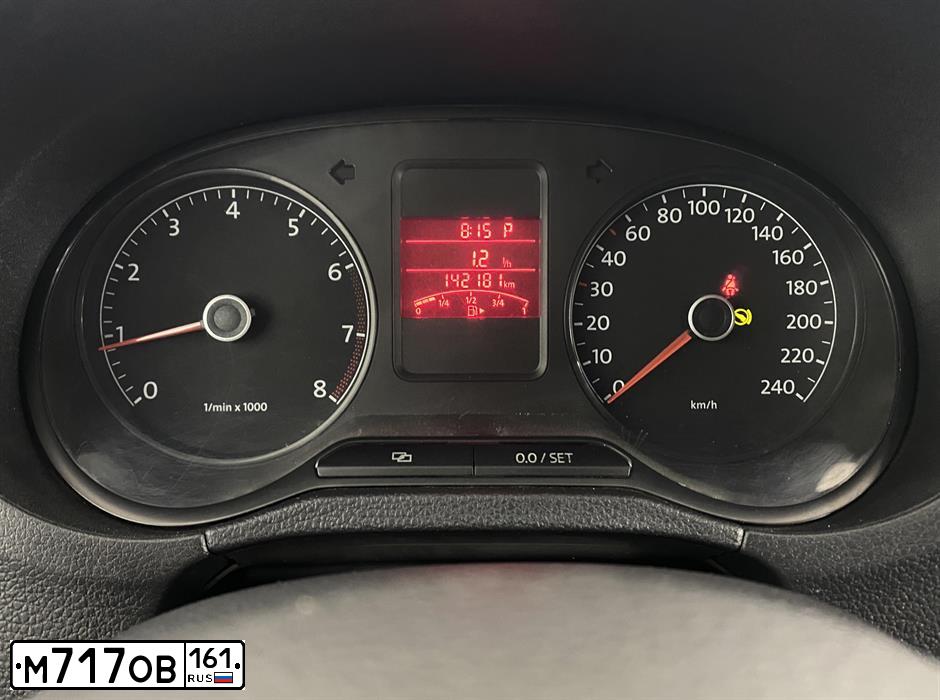 Фото автомобиля VOLKSWAGEN POLO, 2011 — госномер А701ОН761. Цвет: Серебристый