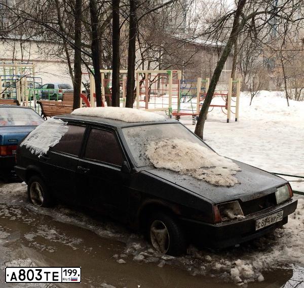 Фото автомобиля RENAULT LOGAN, 2009 — госномер О326НЕ32. Цвет: Красный
