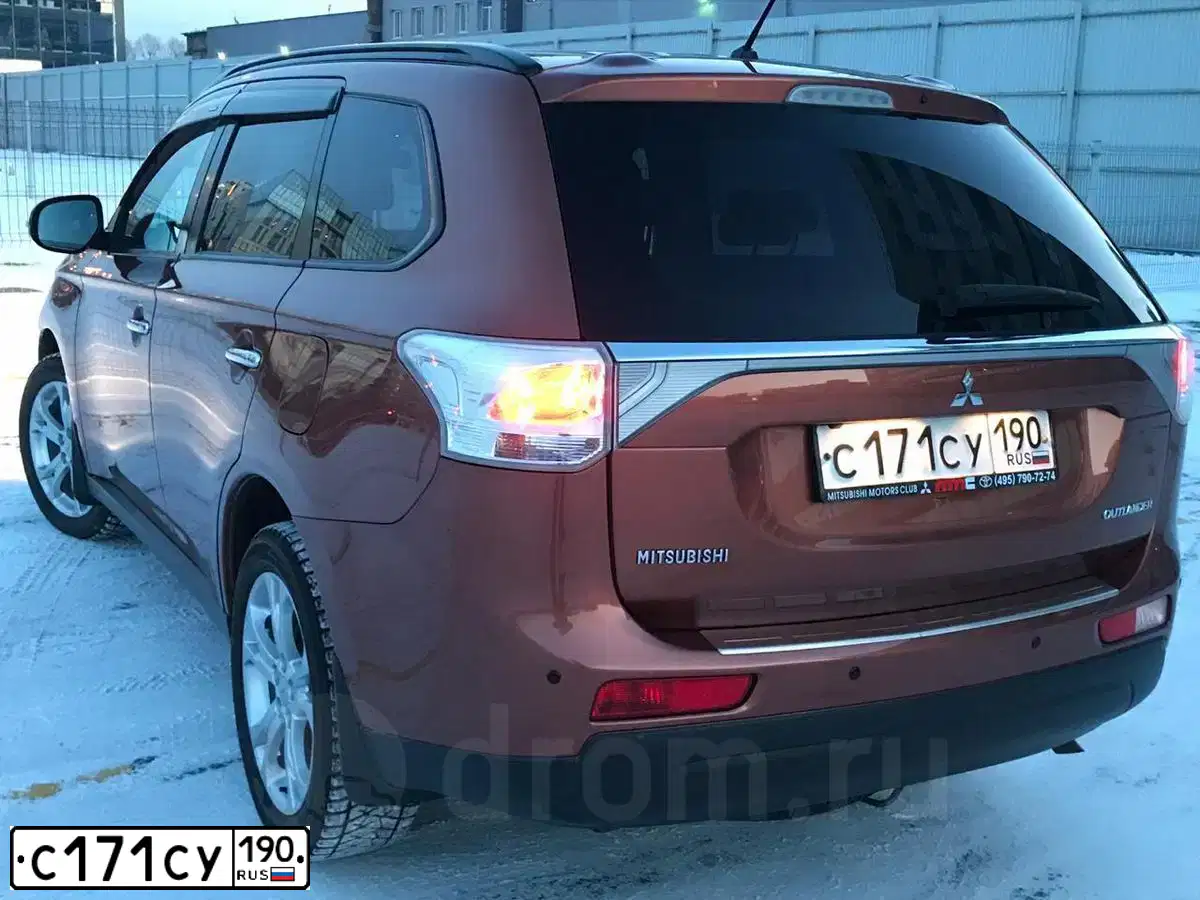 Фото автомобиля PEUGEOT T 308, 2011 — госномер С937ТЕ152. Цвет: СЕРО-БЕЖЕВЫЙ
