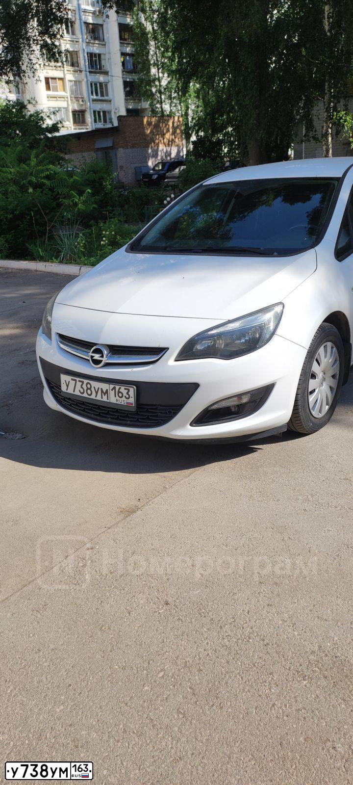 Фото автомобиля OPEL ASTRA, 2014 — госномер У738УМ163. Цвет: БЕЛЫЙ