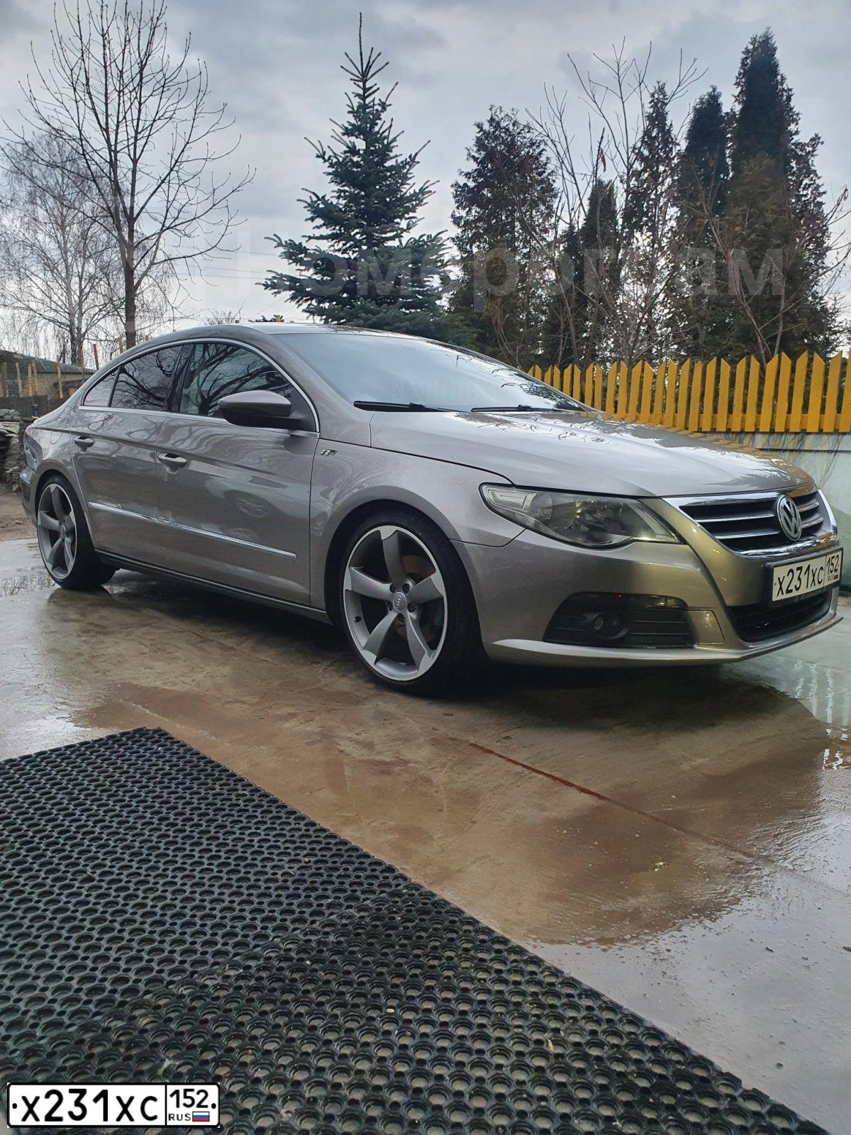 Фото автомобиля VOLKSWAGEN PASSAT, 2010 — госномер Х231ХС152. Цвет: БЕЖЕВО-СЕРЫЙ