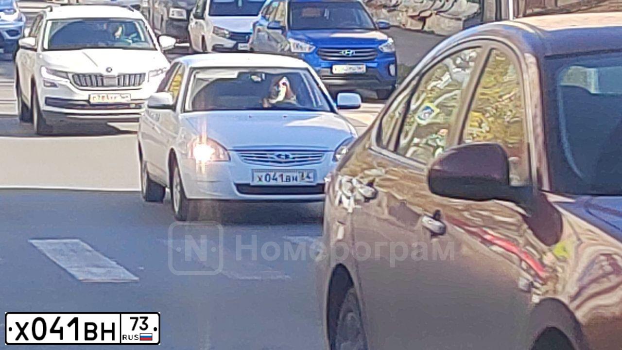 Фото автомобиля LANDROVER FREELANDER, 2009 — госномер Р026ХУ86. Цвет: ТЕМНО-СЕРЫЙ