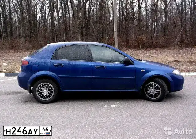 Фото автомобиля CHEVROLET LACETTI, 2007 — госномер Н758РХ46. Цвет: СИНИЙ