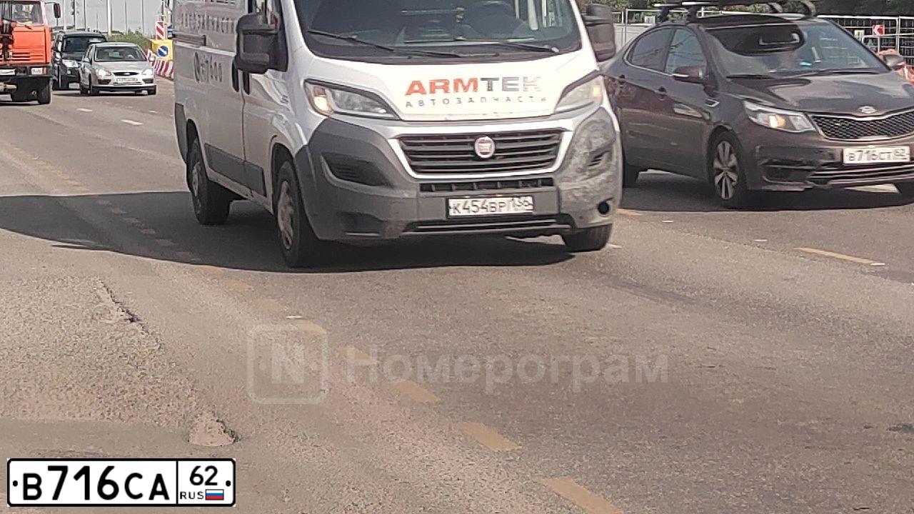 Фото автомобиля ПЕЖО 408, 2013 — госномер М477АВ250. Цвет: Темно-синий