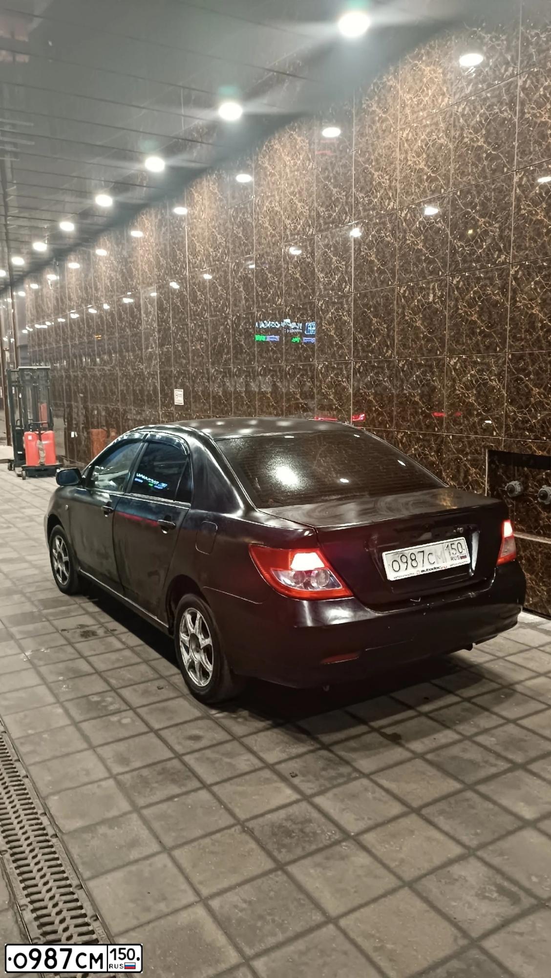 Фото автомобиля BYD F3, 2008 — госномер О987СМ150. Цвет: ЧЕРНЫЙ