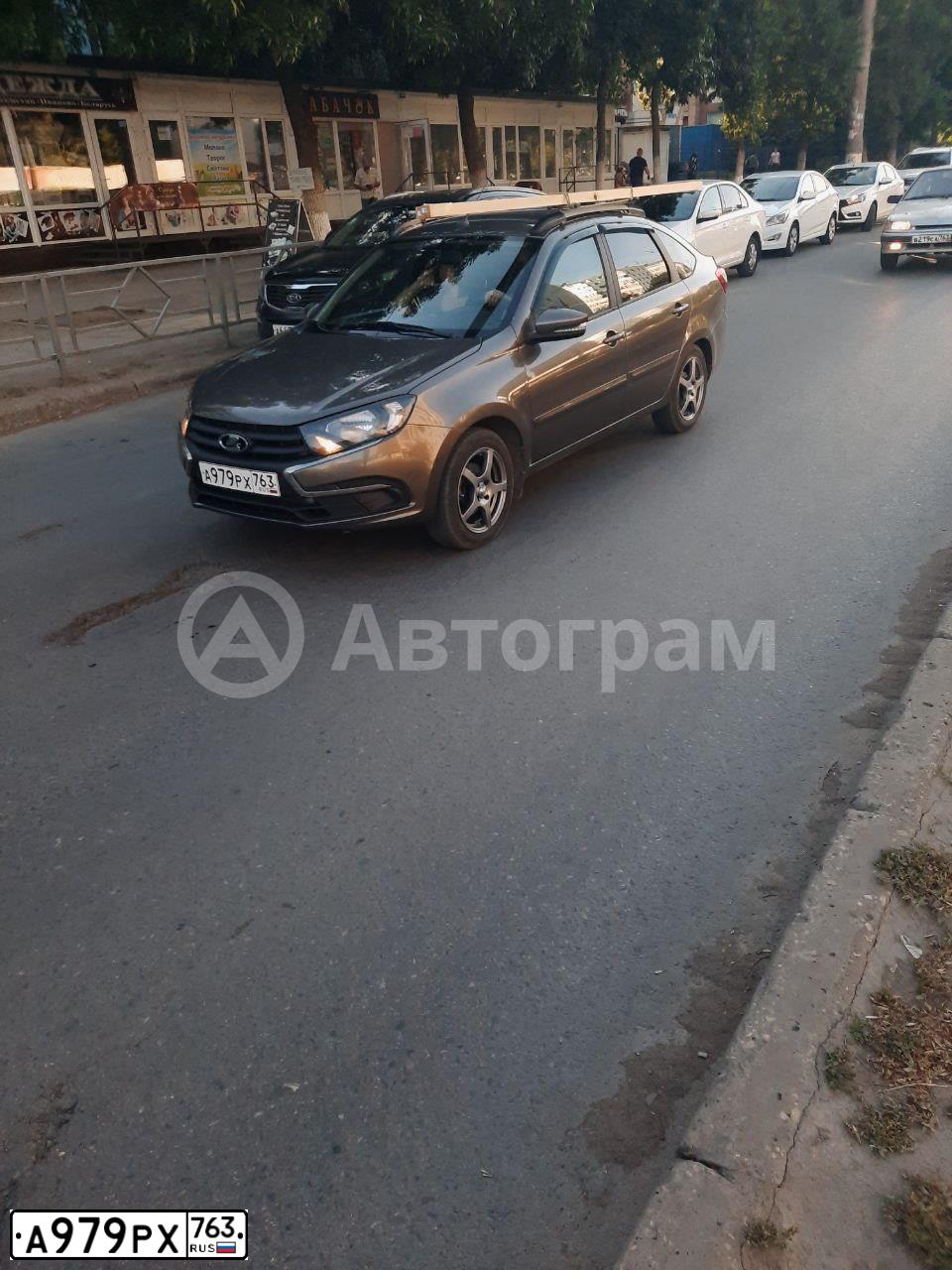 Фото автомобиля LADA 2191 GRANTA, 2019 — госномер А979РХ763. Цвет: Золотисто-коричневый
