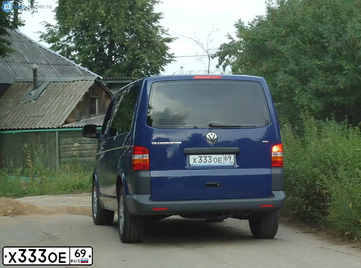 Фото автомобиля VOLKSWAGEN TRANSPORTER, 2007 — госномер С378ТР178. Цвет: СИНИЙ