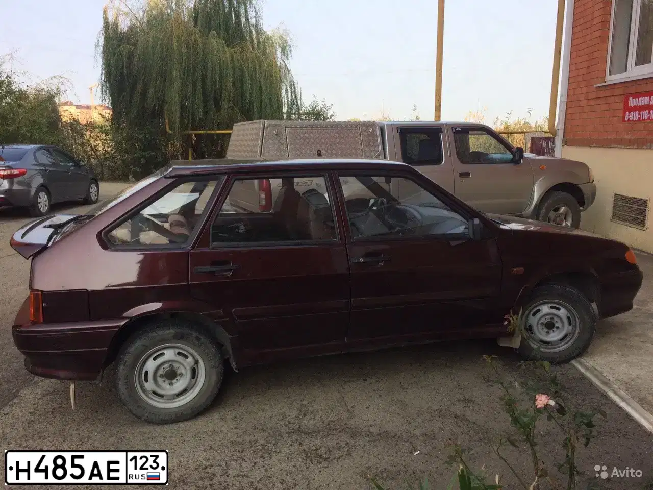 Фото автомобиля LADA 2114 SAMARA, 2011 — госномер Н485АЕ123. Цвет: ТЕМНО-ВИШНЕВЫЙ