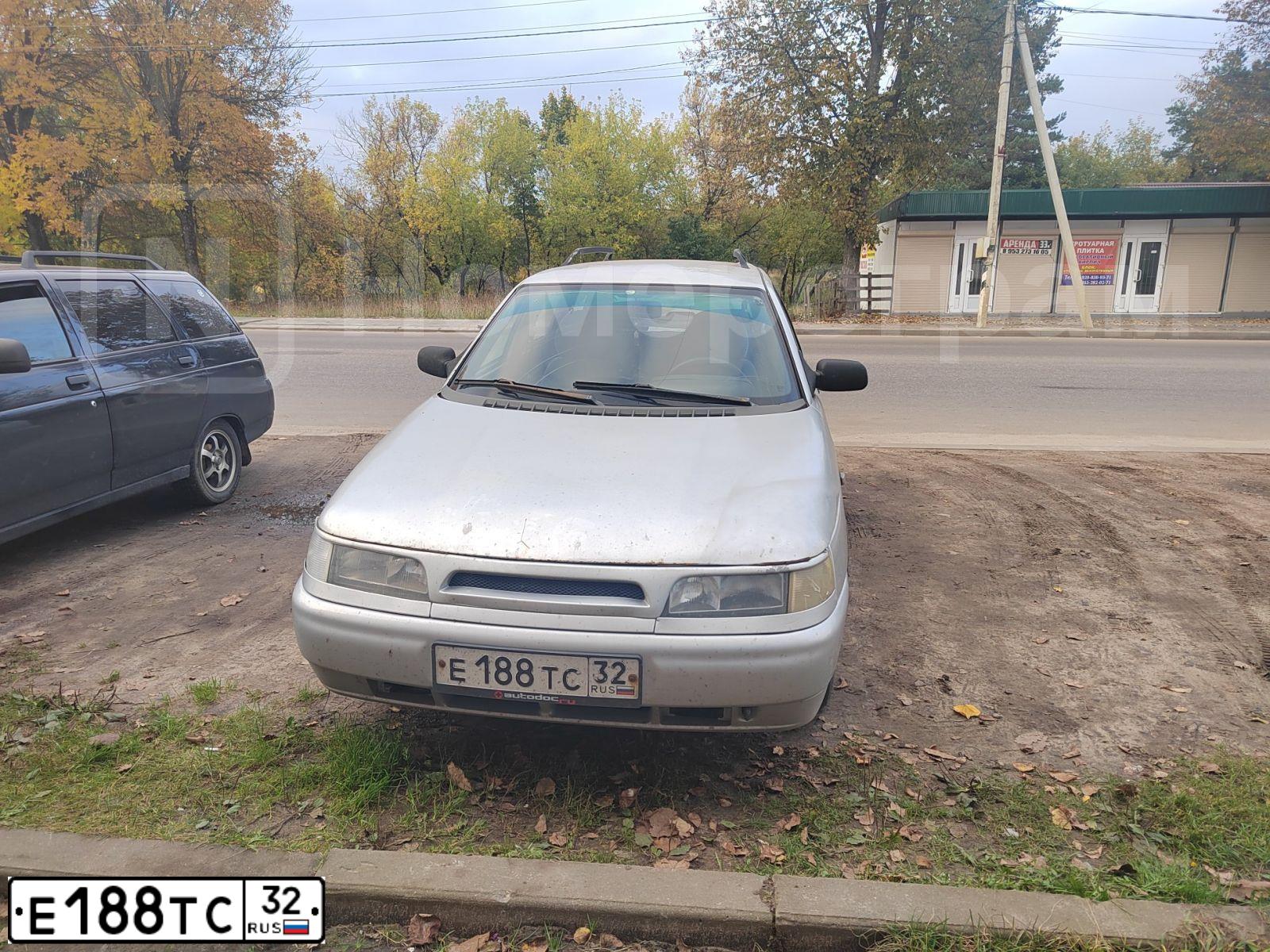 Фото автомобиля LADA 2111 LADA, 2002 — госномер Е188ТС32. Цвет: Светло-Серебристый металлик