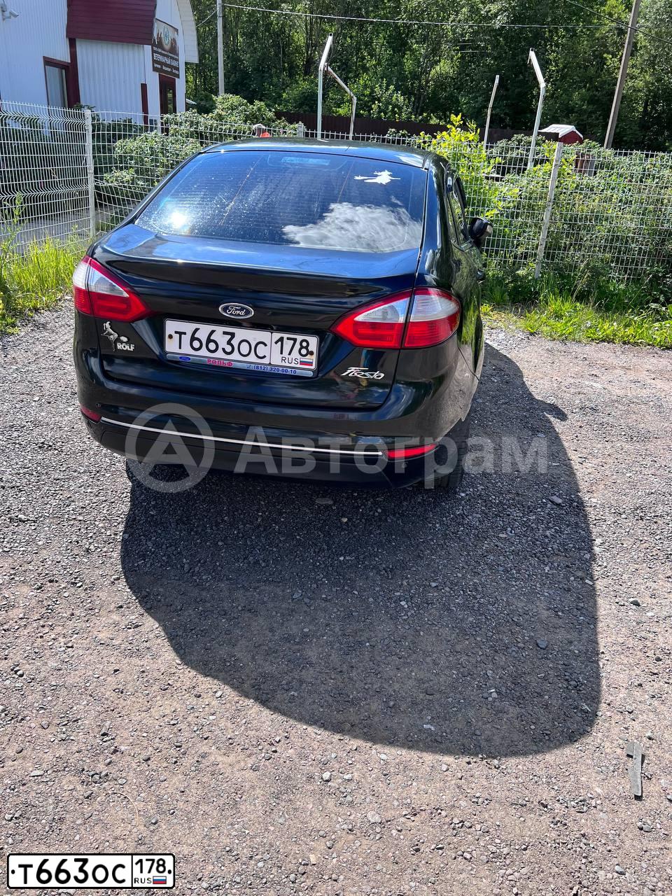 Фото автомобиля FORD FIESTA / ASPIRE, 2015 — госномер Т663ОС178. Цвет: ЧЕРНЫЙ