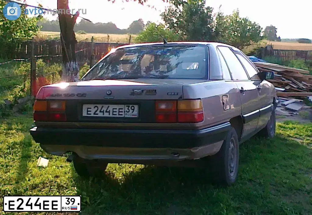 Фото автомобиля AUDI 100, 1987 — госномер Е244ЕЕ39. Цвет: СЕРЫЙ