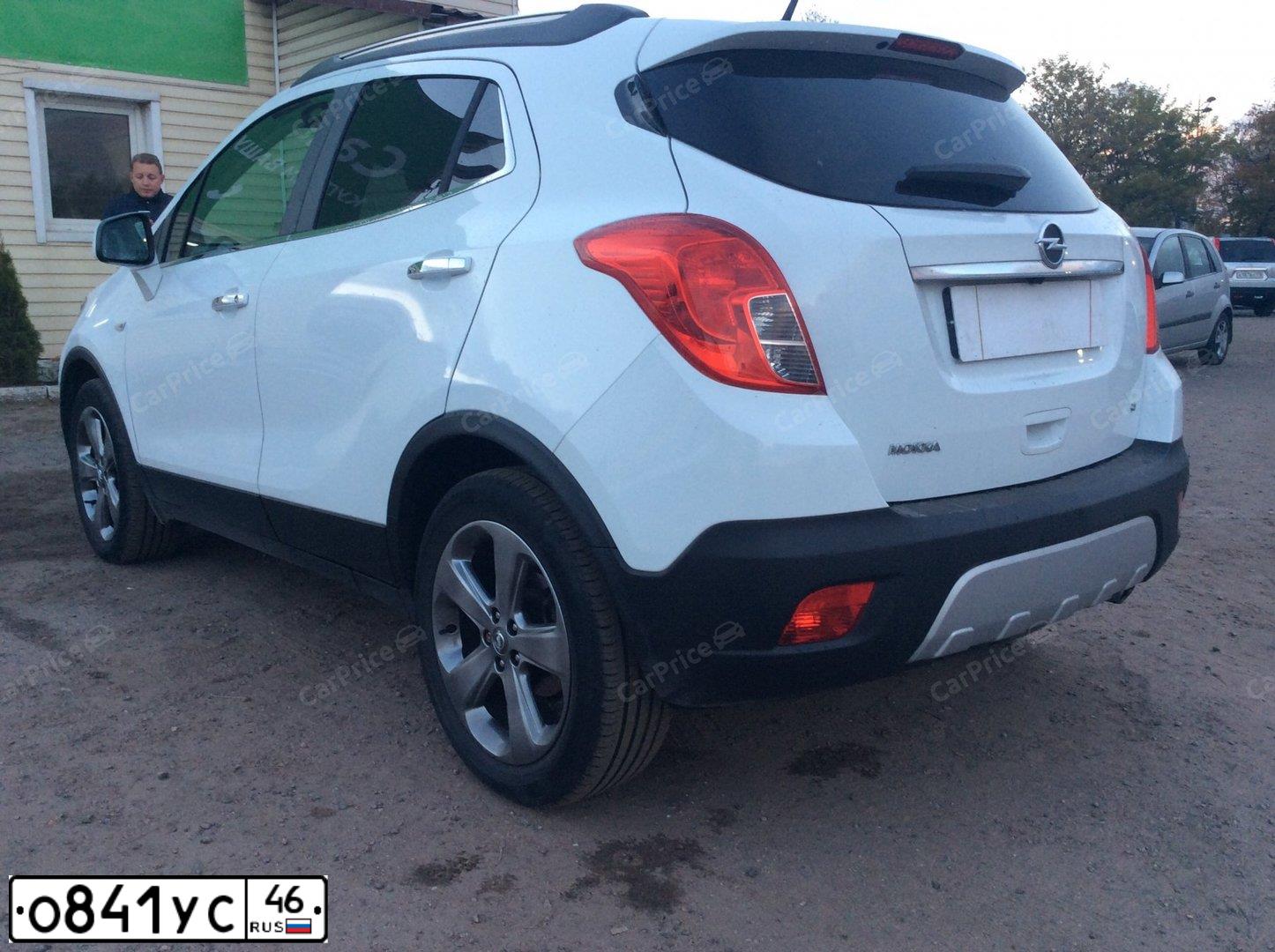 Фото автомобиля OPEL MOKKA, 2013 — госномер О841УС46. Цвет: Белый