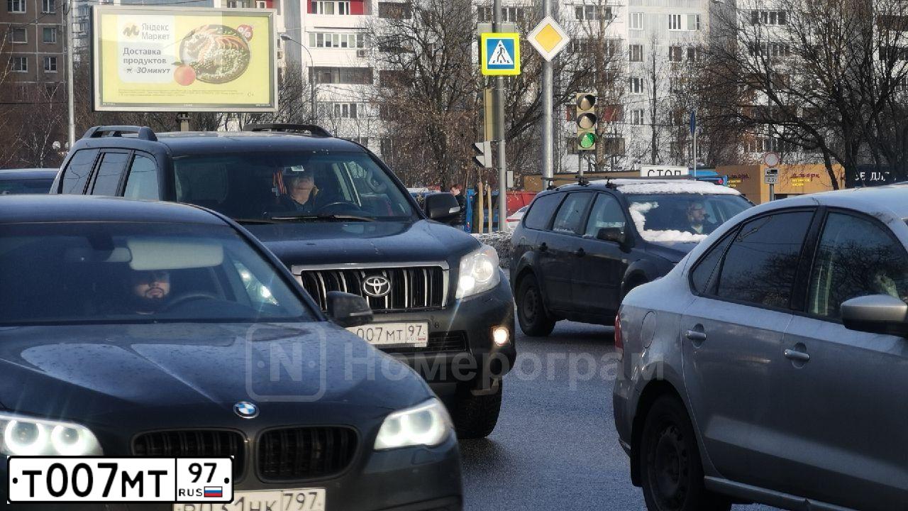Фото автомобиля LEXUS RX, 2003 — госномер Т007МТ97. Цвет: СЕРЫЙ МЕТАЛЛИК