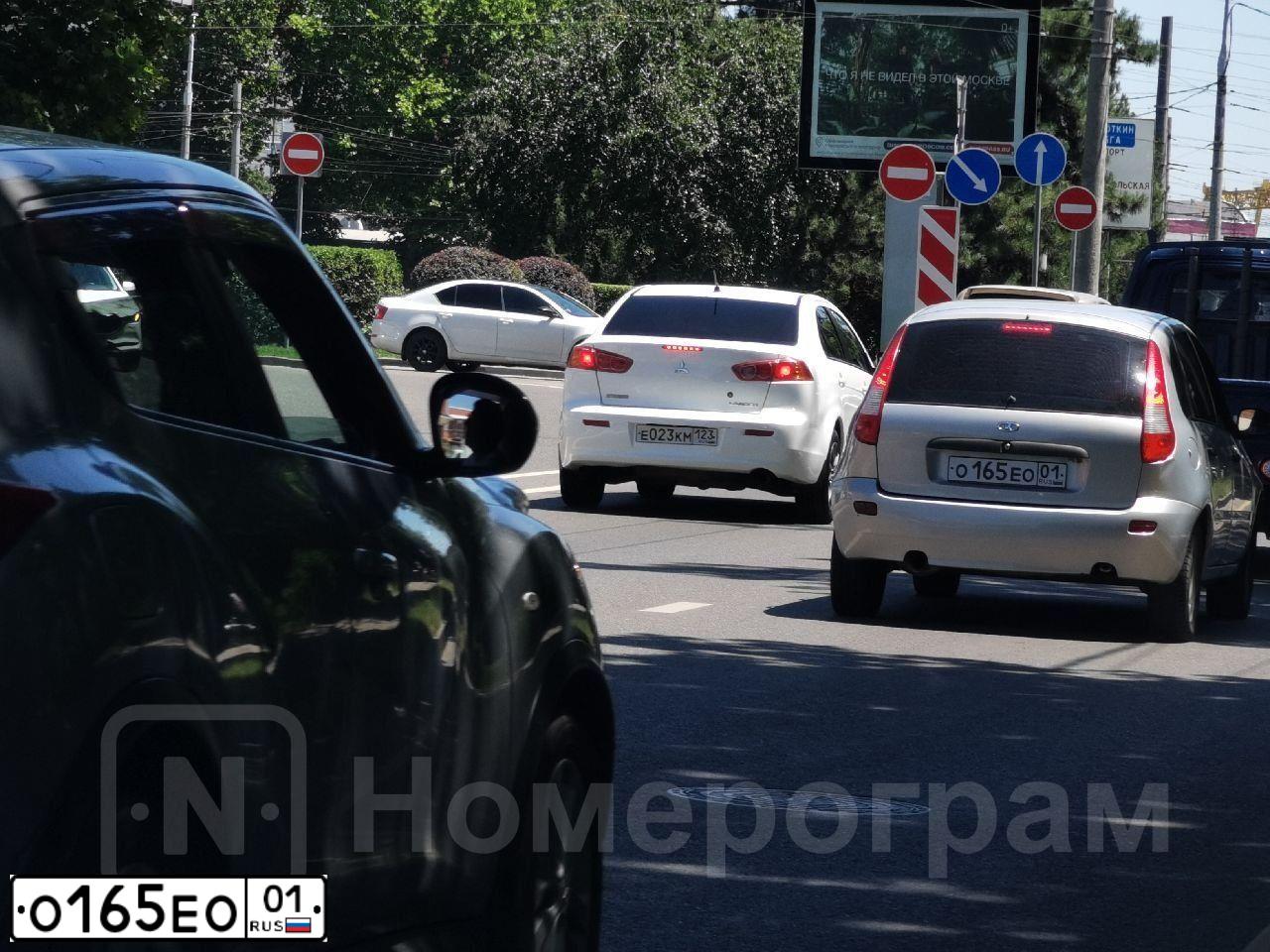Фото автомобиля LADA 1119 KALINA, 2009 — госномер О165ЕО01. Цвет: СЕРЕБРИСТЫЙ