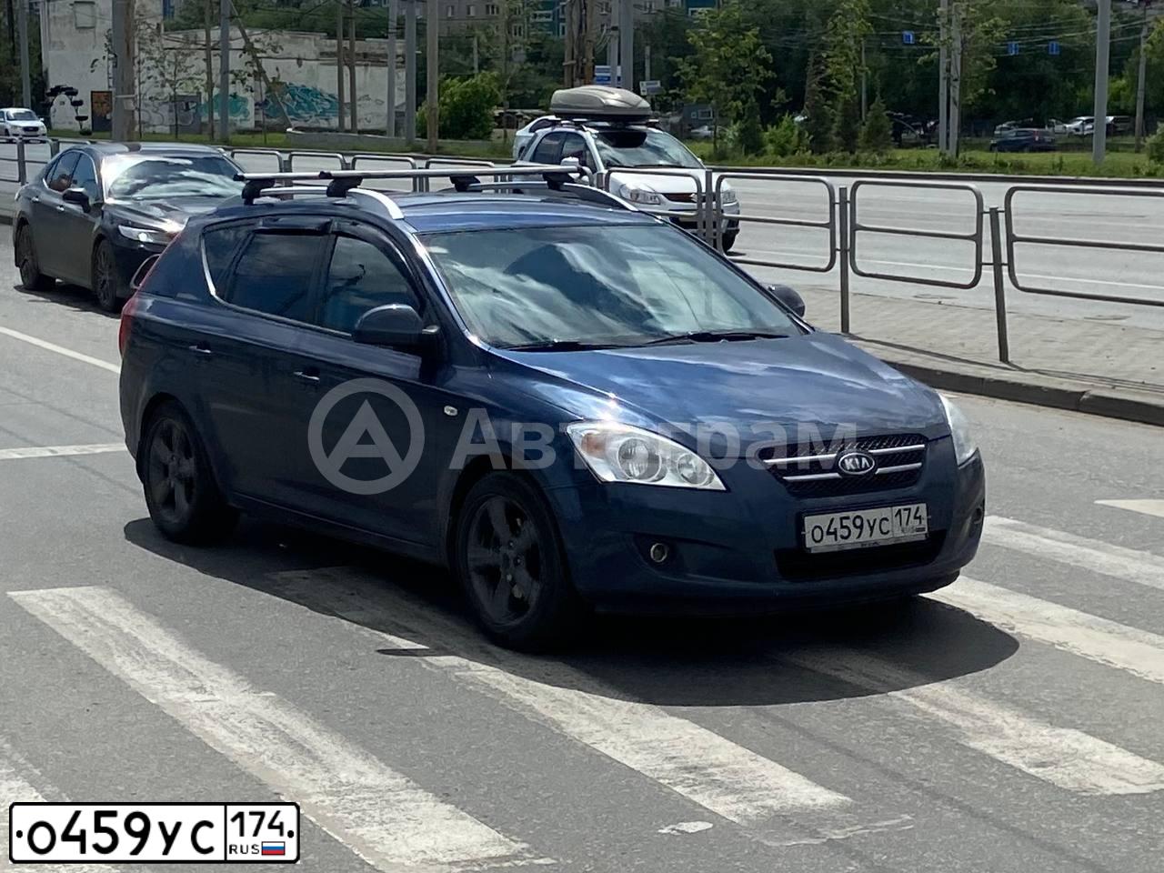 Фото автомобиля KIA CEE'D, 2009 — госномер О459УС174. Цвет: синий