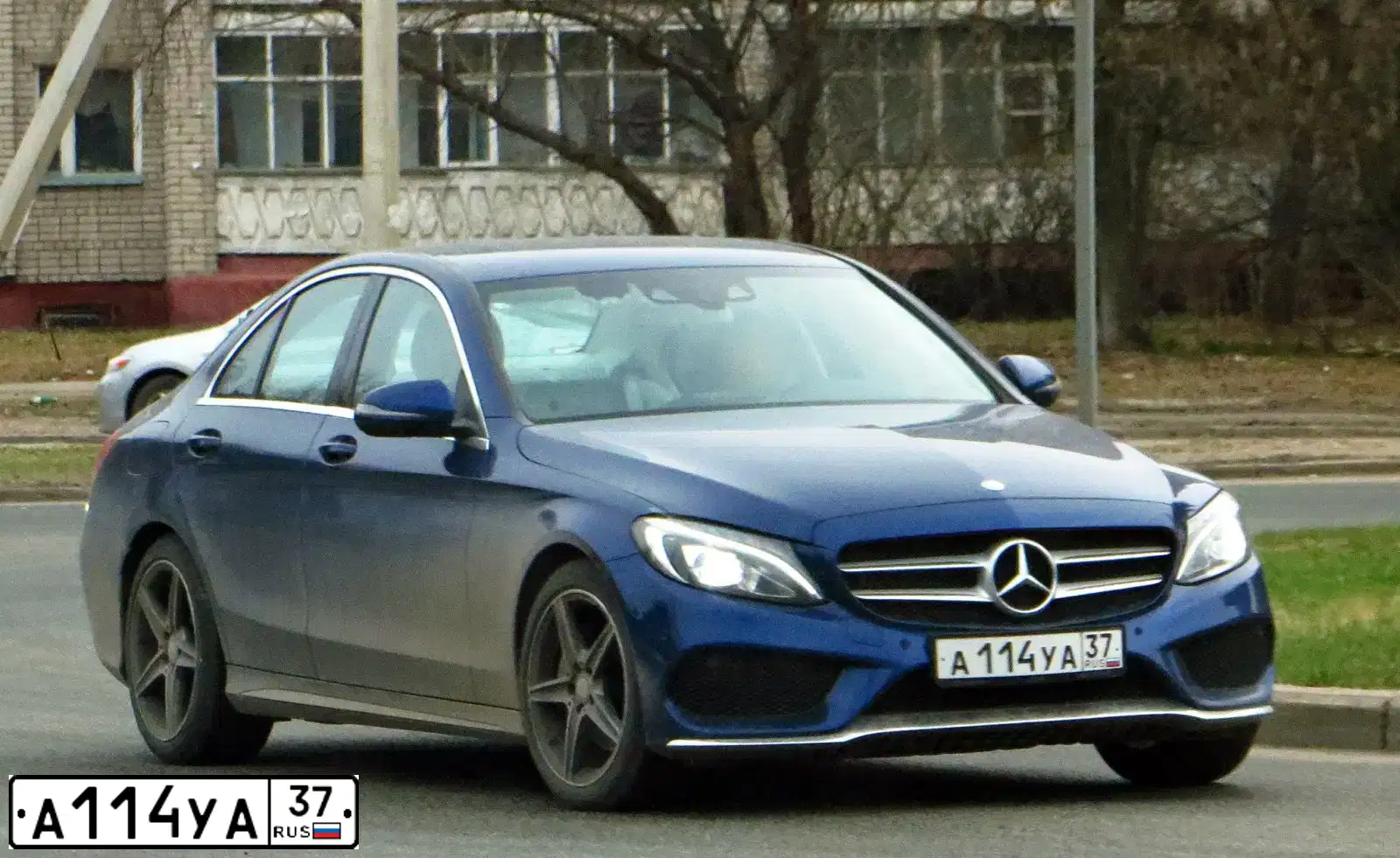 Фото автомобиля MERCEDES C-KLASSE, 2017 — госномер А114УА37. Цвет: СИНИЙ