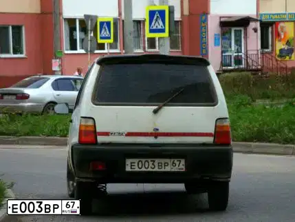 Фото автомобиля SEAZ OKA, 2004 — госномер Е003ВР67. Цвет: БЕЛЫЙ