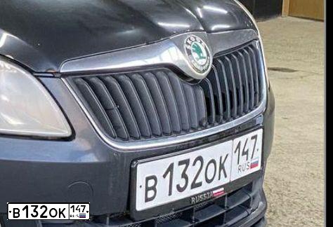 Фото автомобиля SKODA FABIA, 2010 — госномер Т090АМ190. Цвет: ЧЕРНЫЙ