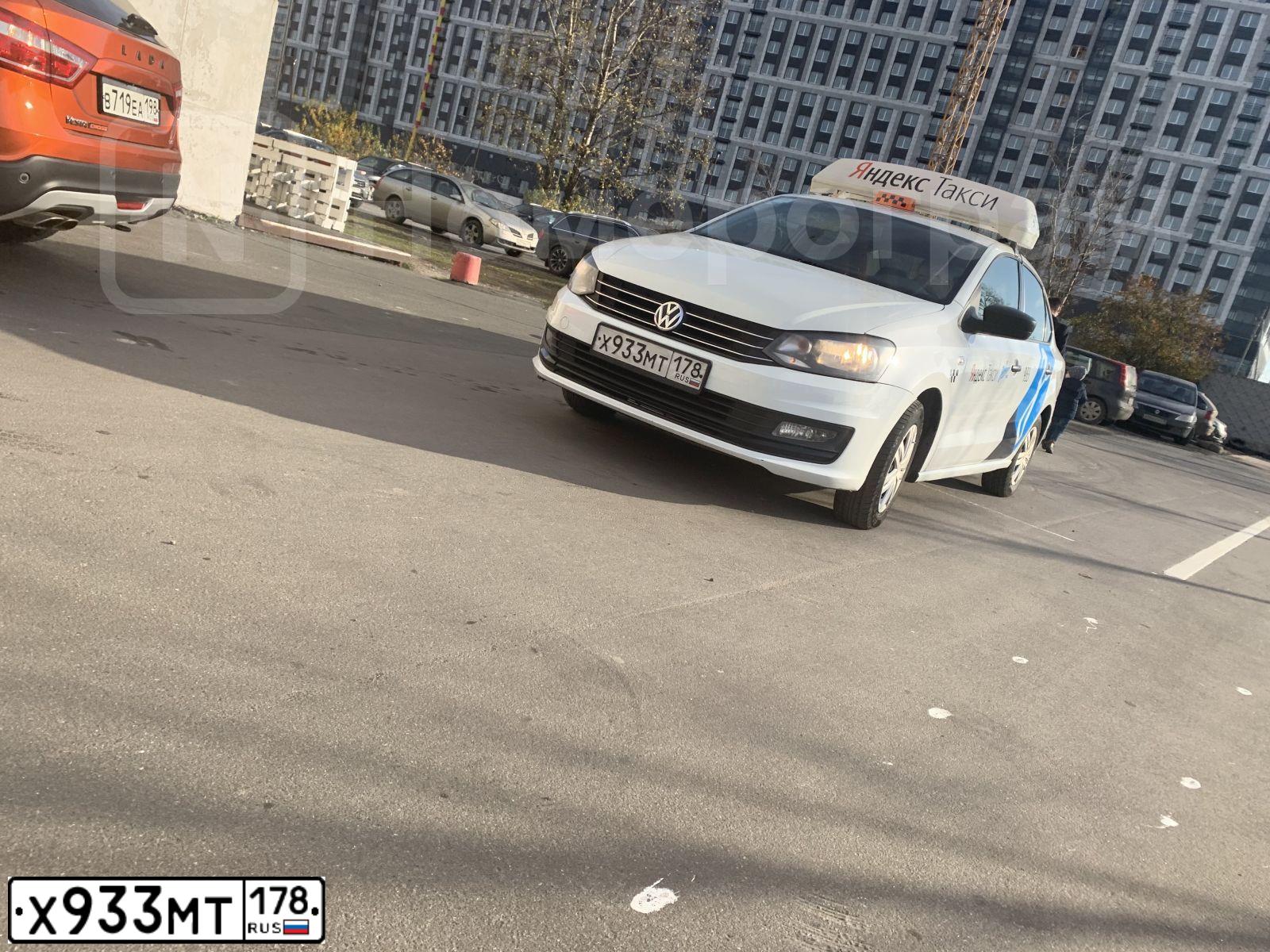 Фото автомобиля VOLKSWAGEN POLO, 2017 — госномер М392КС21. Цвет: Белый