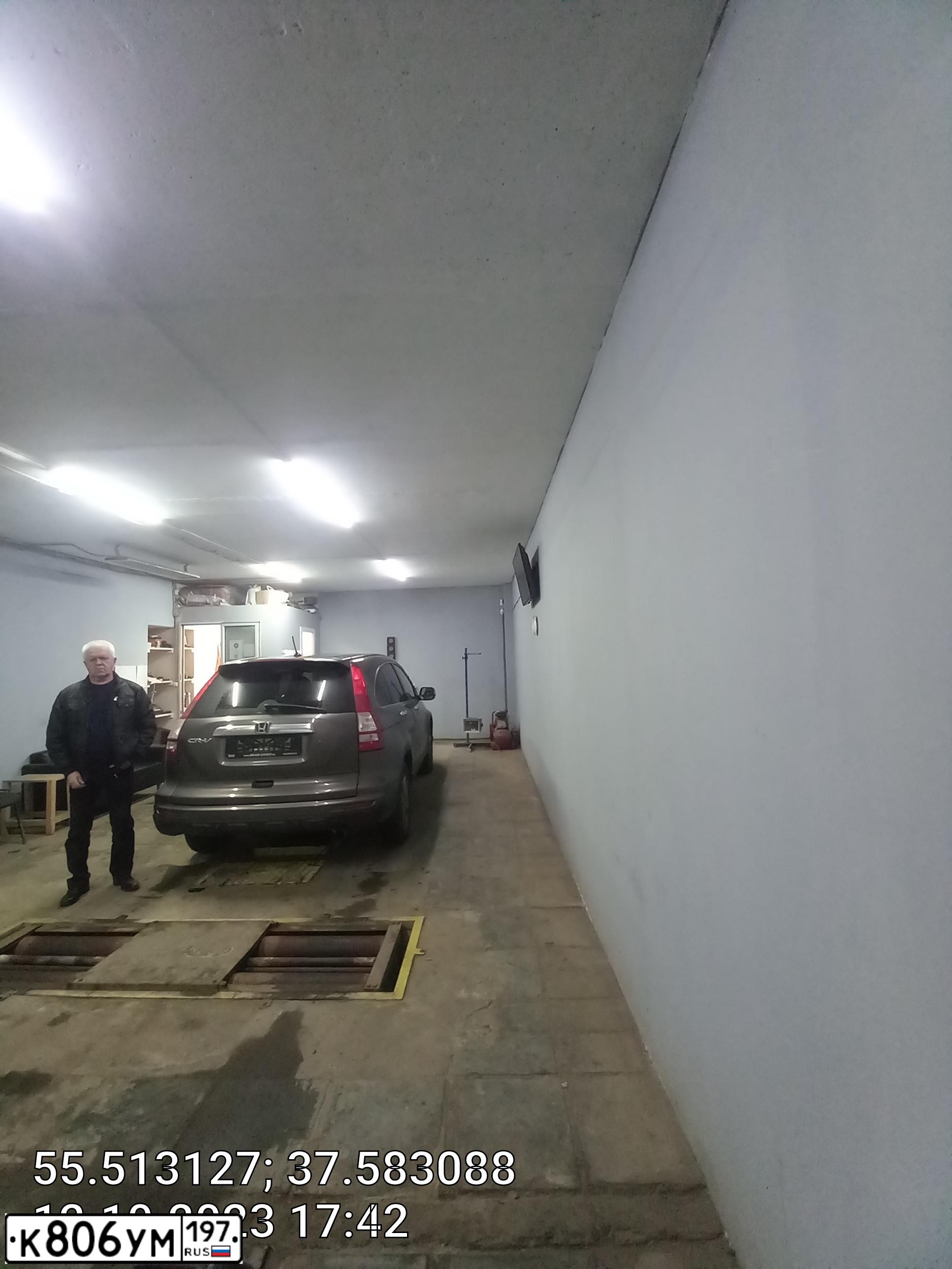 Фото автомобиля HONDA CR-V, 2012 — госномер К806УМ197. Цвет: Коричневый