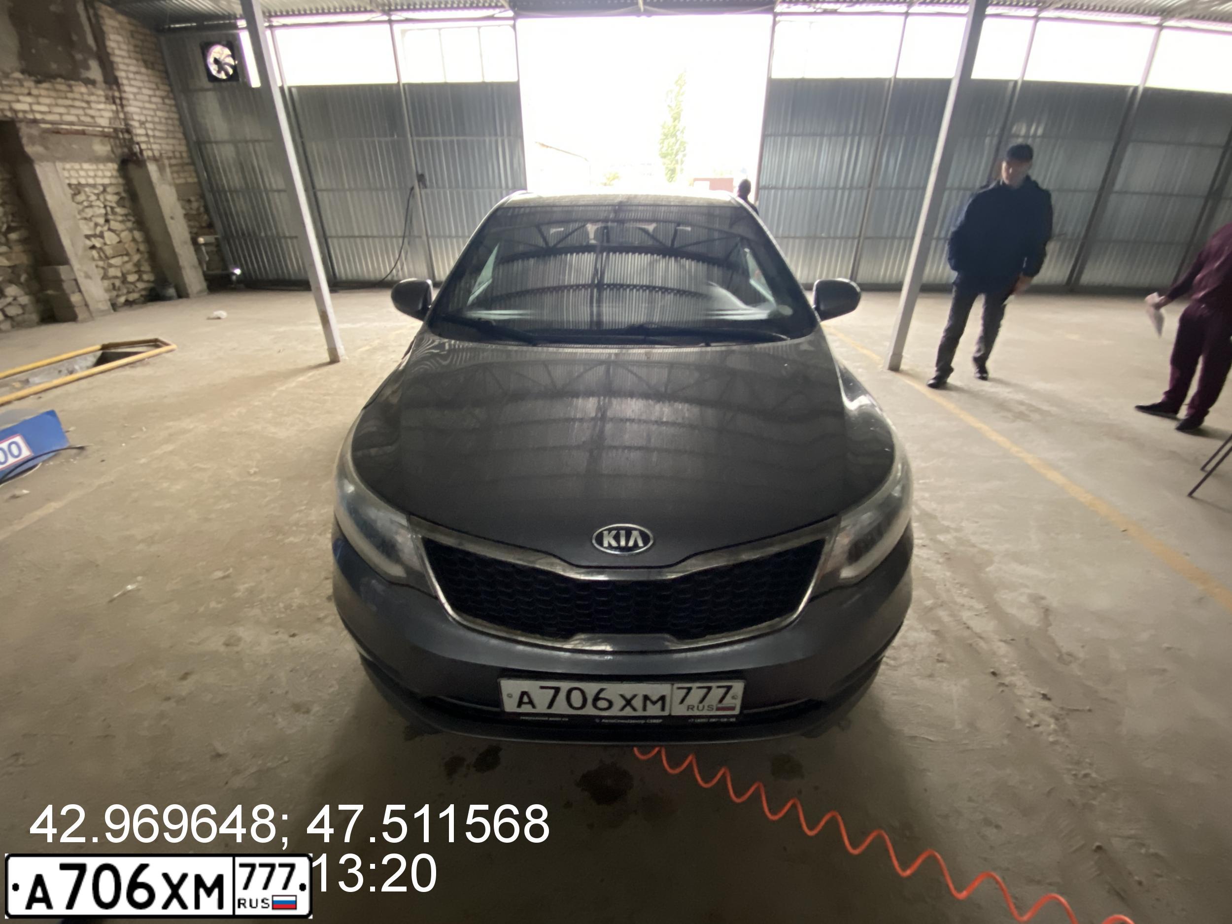 Фото автомобиля КИА РИО, 2017 — госномер Р596НЕ05. Цвет: СВ.СЕРЫЙ МЕТАЛЛИК