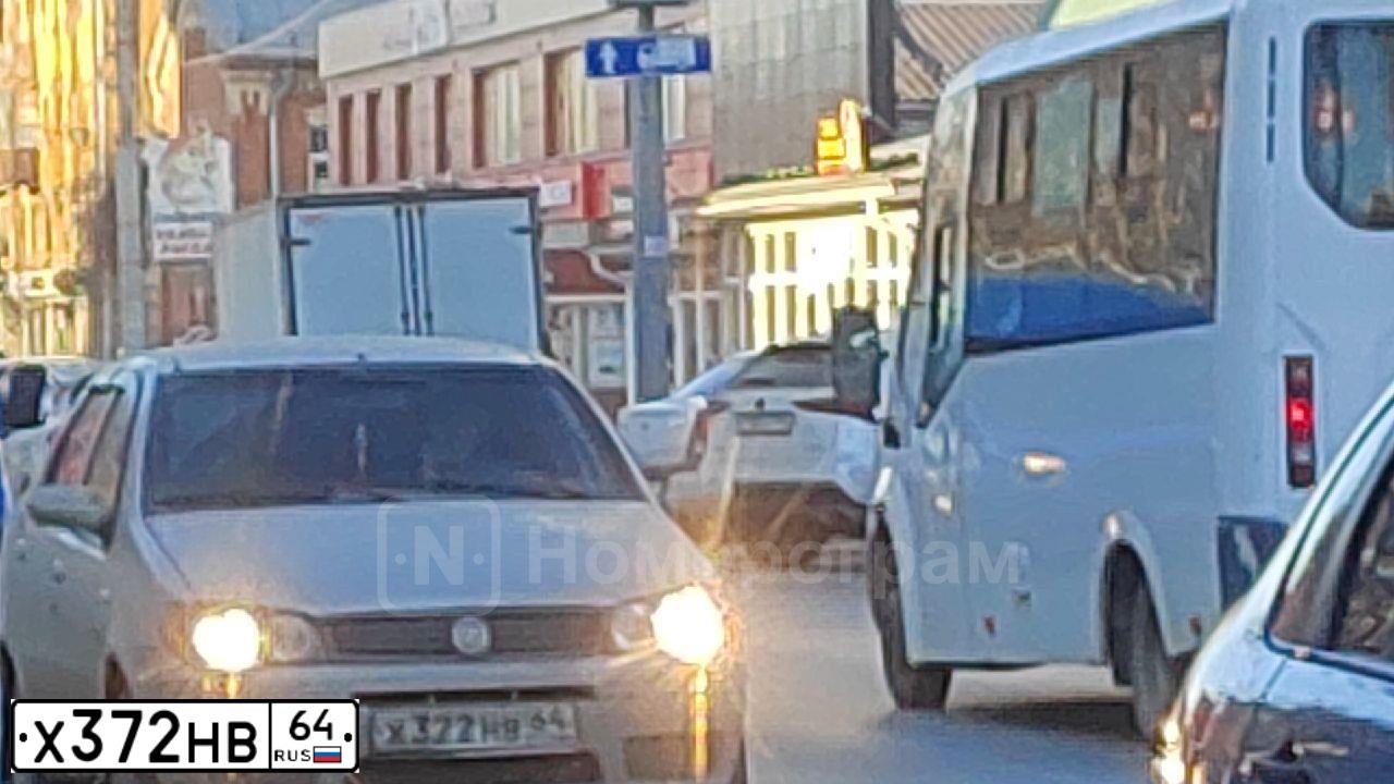 Фото автомобиля OPEL VECTRA, 1997 — госномер С828ОС34. Цвет: Серый