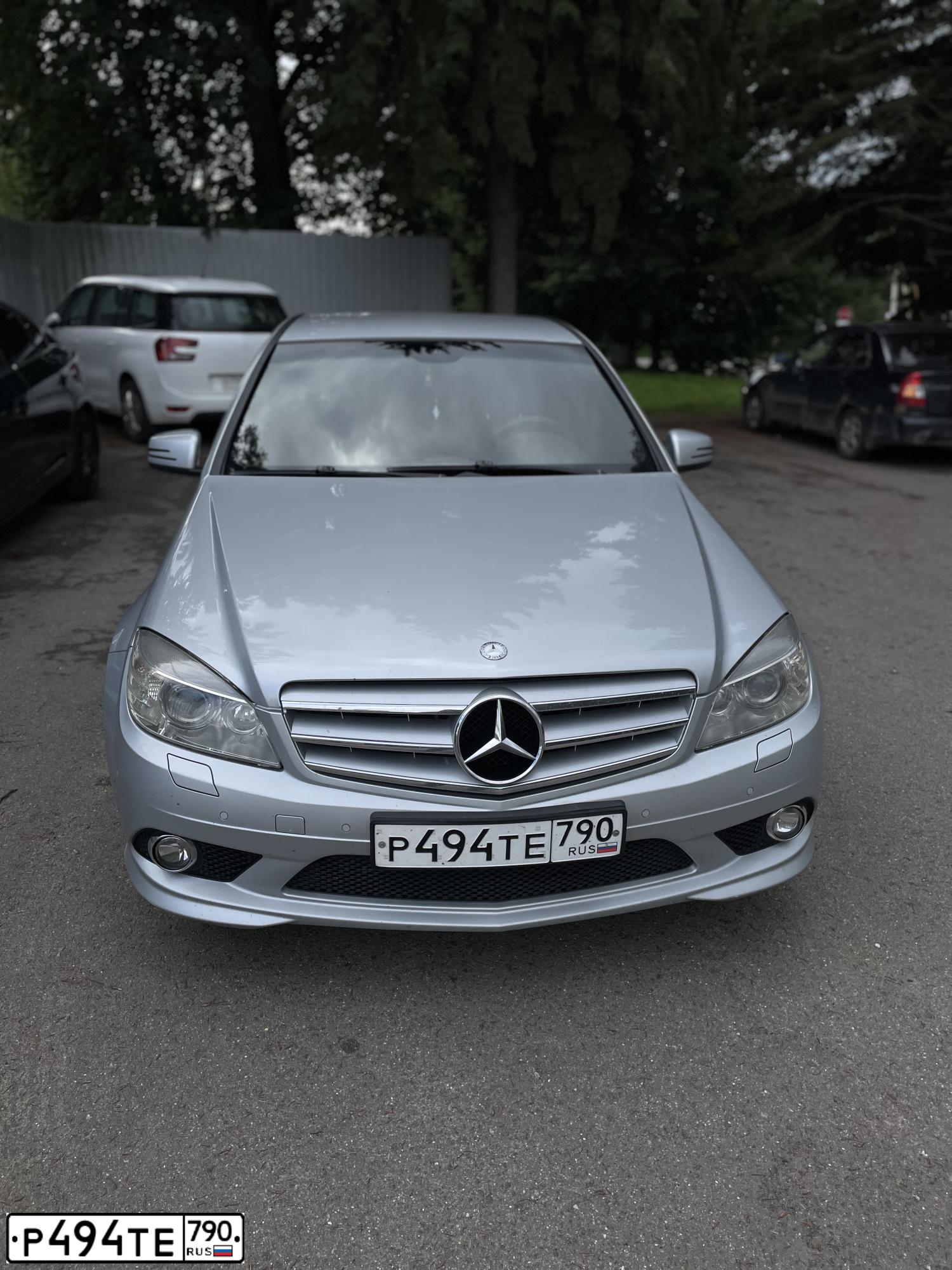 Фото автомобиля MERCEDES C-KLASSE, 2008 — госномер Р494ТЕ790. Цвет: Серебристый