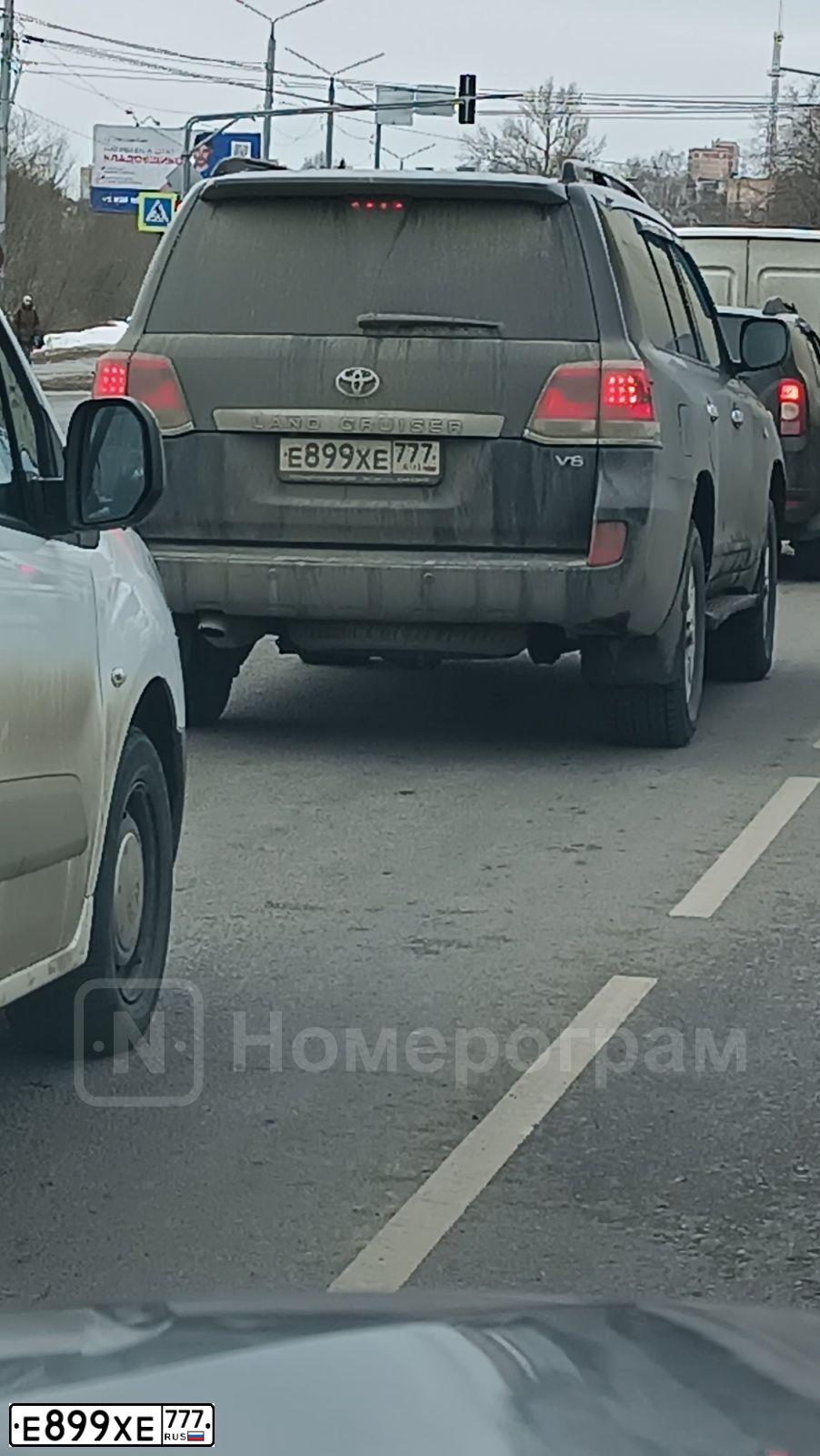 Фото автомобиля TOYOTA LAND CRUISER 200, 2008 — госномер Т442УВ33. Цвет: ЧЕРНЫЙ