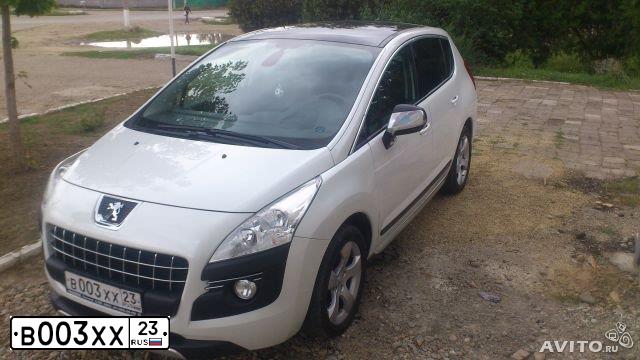 Фото автомобиля PEUGEOT 3008, 2010 — госномер В050ВМ09. Цвет: Белый