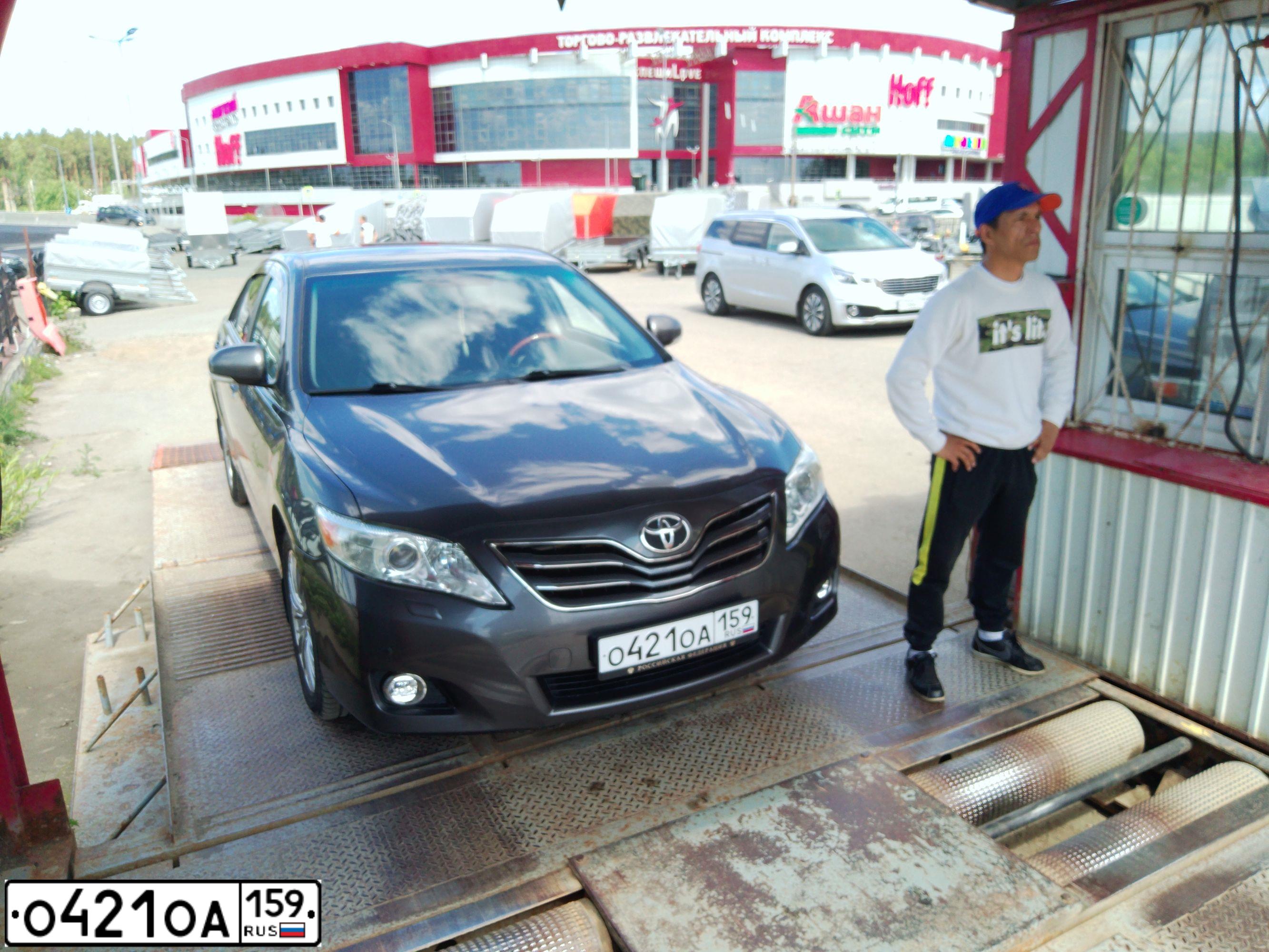 Фото автомобиля TOYOTA CAMRY, 2010 — госномер А512АА159. Цвет: СЕРЫЙ МЕТАЛЛИК