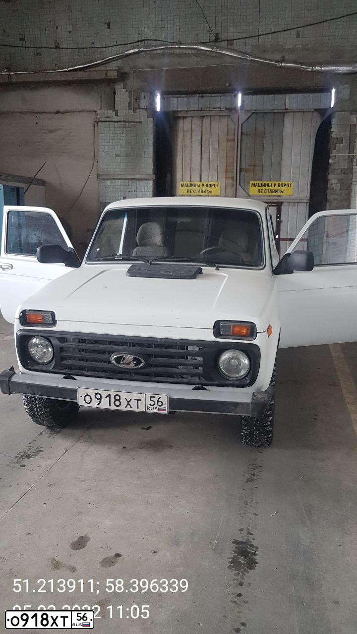 Фото автомобиля LADA 2121 NIVA, 2008 — госномер А366ХН156. Цвет: ЯРКО-БЕЛЫЙ