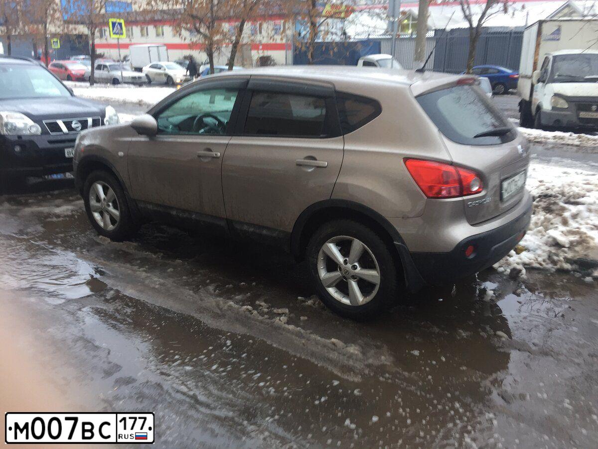 Фото автомобиля NISSAN QASHQAI, 2008 — госномер К997НА799. Цвет: КОРИЧНЕВЫЙ СВЕТЛЫЙ