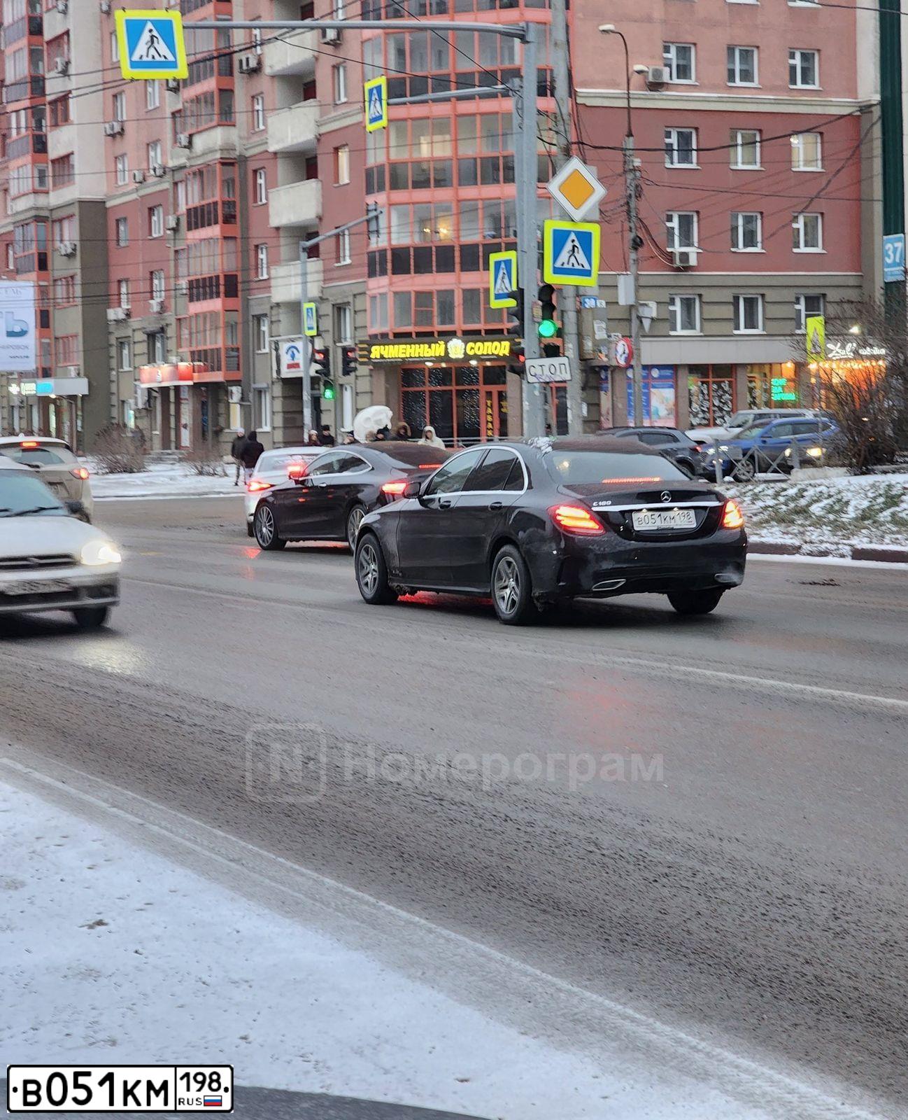 Фото автомобиля MERCEDES C-KLASSE, 2018 — госномер В051КМ198. Цвет: ЧЕРНЫЙ